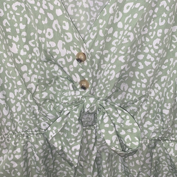 Plus Cheetah Print Tie Front Romper - Picture 7 of 14